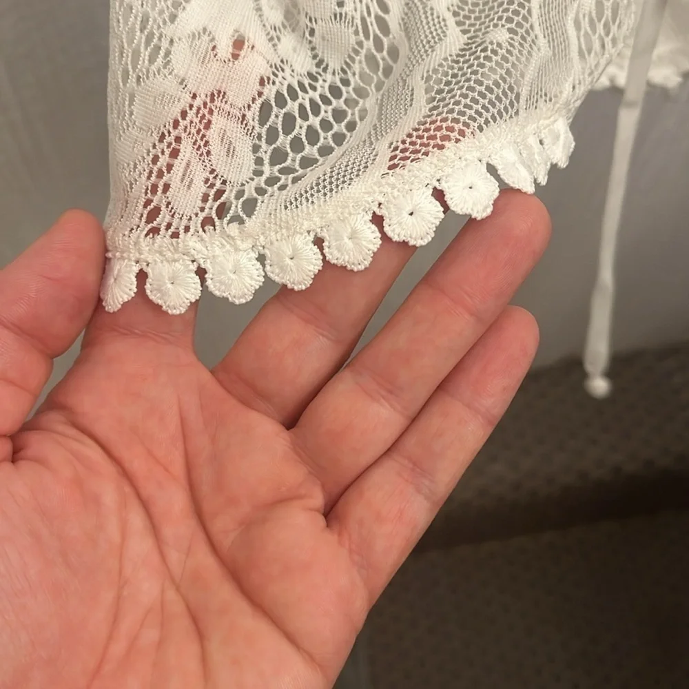 In Bloom lace robe - Picture 5 of 8